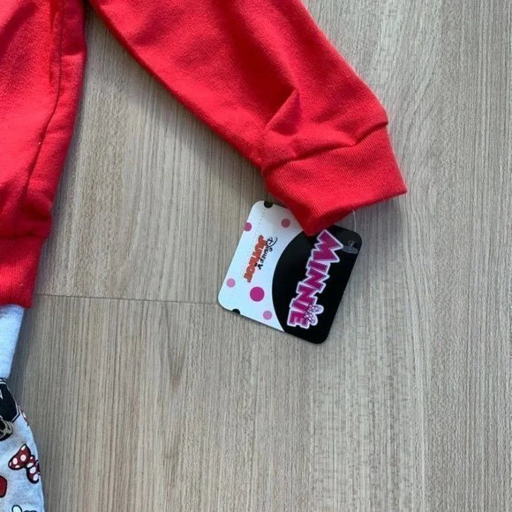 New Disney set in size 2T